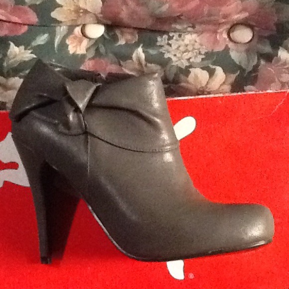 Beautiful Grey Stiletto Ankle Boots