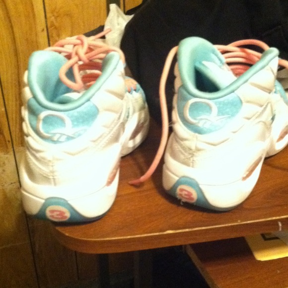 Easter Reebok Questions - Picture 3 of 3