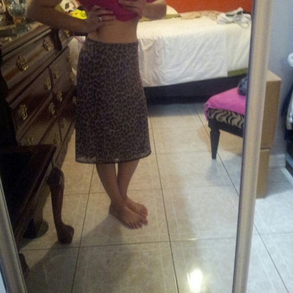 perfect pencil skirt for the holidays (: