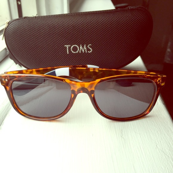 TOMS 'Beachmaster' Sunglasses!