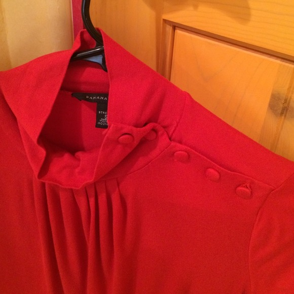 Red tee - Picture 2 of 2