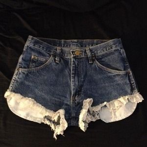 Ruffle Wrangler shorts
