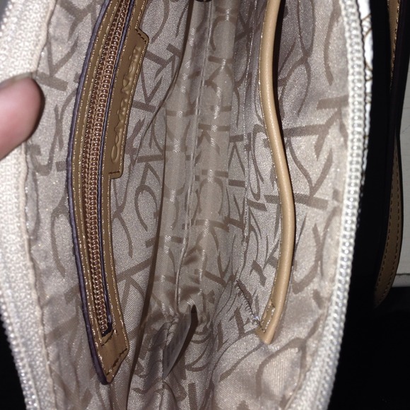 Calvin Klein cross body bag - Picture 3 of 4