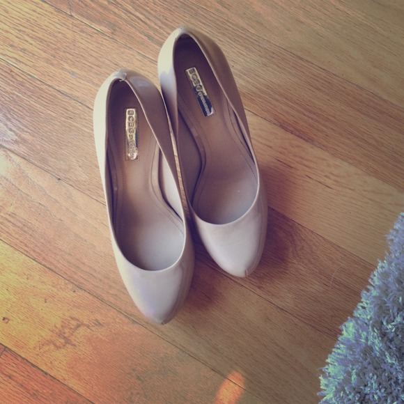 Bcbg generation patent leather heels.