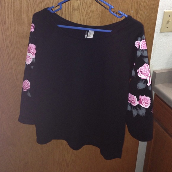 H&M Sweater - Picture 2 of 4