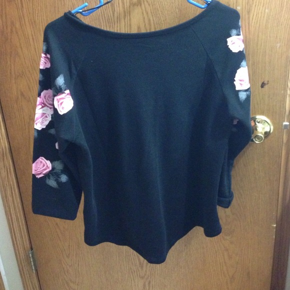 H&M Sweater - Picture 3 of 4
