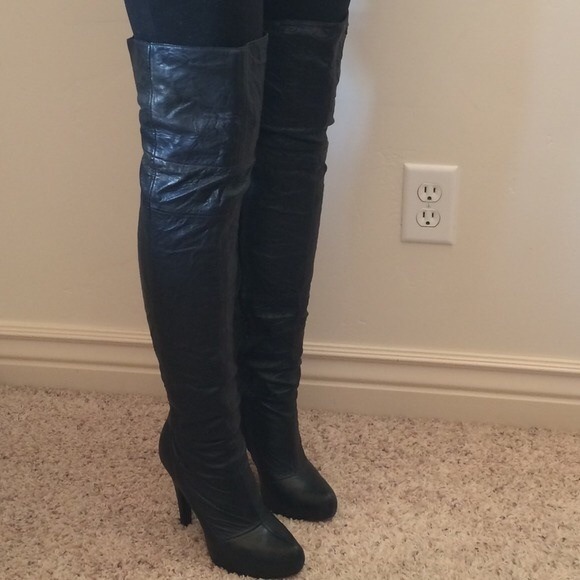 Report Signature Fairfax III over the knee boot
