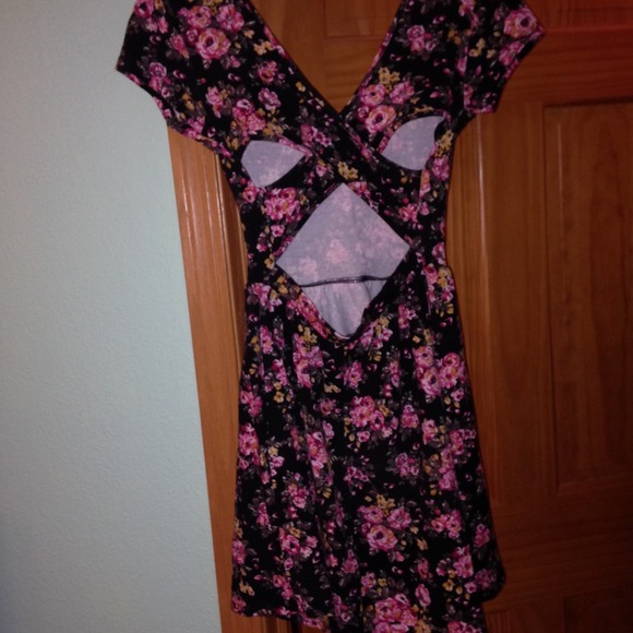 💢SOLD💢Floral skater dress🌸 - Picture 2 of 3