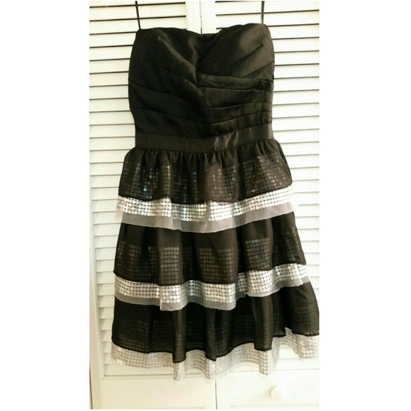 Black and silver dress - Picture 1 of 3