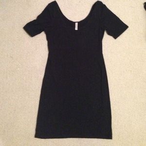 Short sleeve black bodycon dress