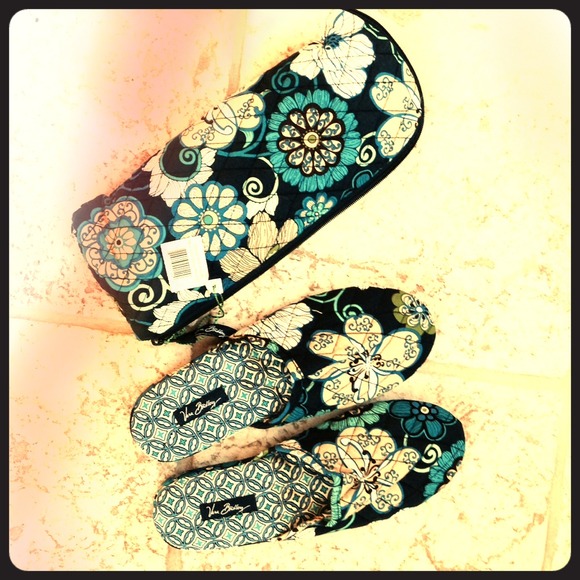New Vera Bradley blue paisley slippers & bag