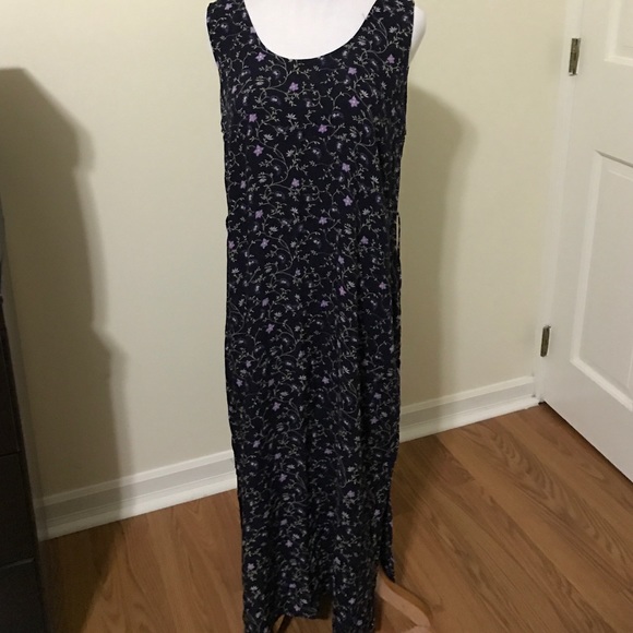 Summer dress - Picture 2 of 4