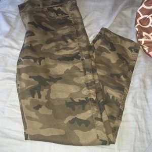Camouflage ankle leggings