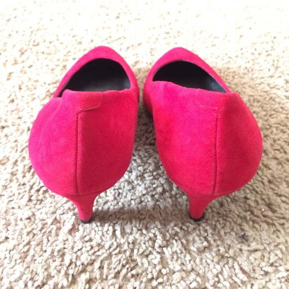 Red Jessica Simpson Pumps - Picture 3 of 4