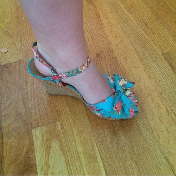 Blue flower wedges - Picture 4 of 4