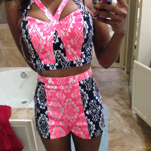Pink/navy tribal set - Picture 2 of 2