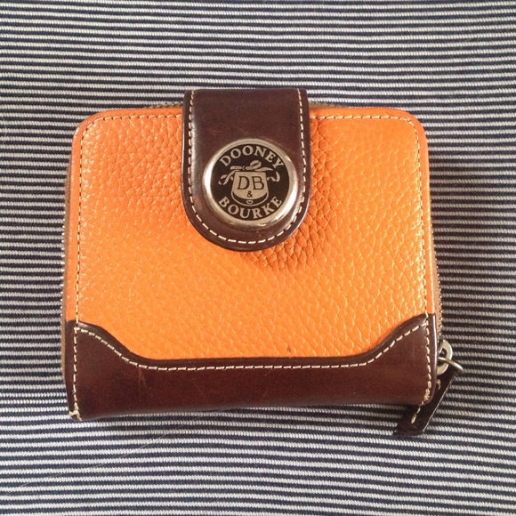 Dooney and bourke wallet