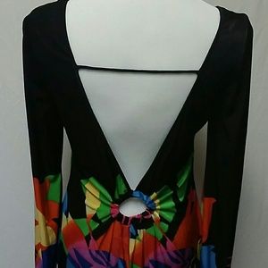 Elegant dress with open back.