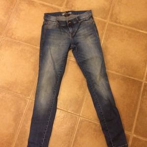 Medium wash jean legging