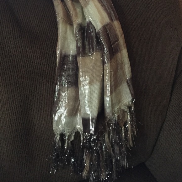 Sparkly fashion scarf