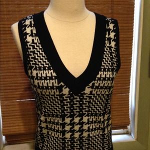 Express Houndstooth pattern vest