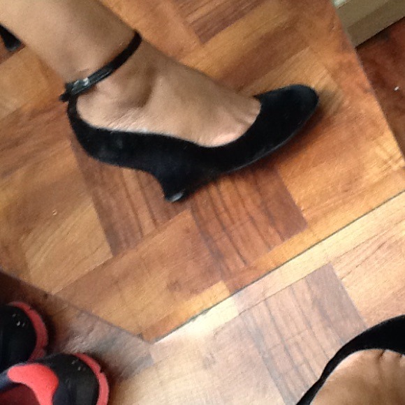 Shoes - Picture 3 of 4