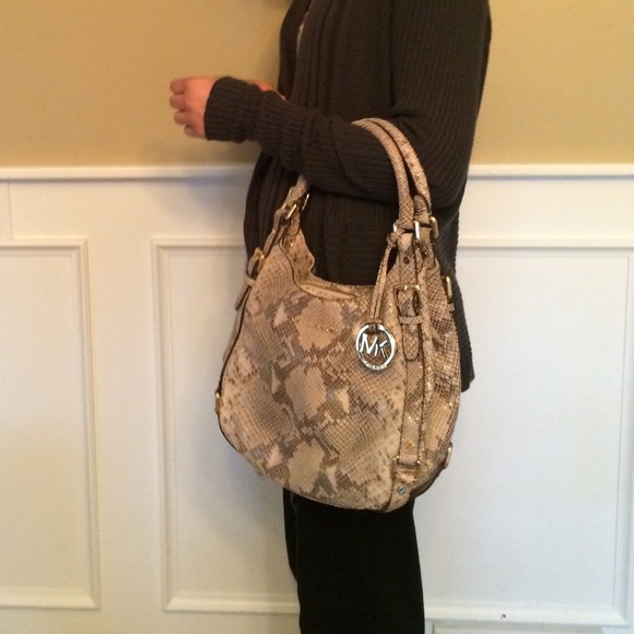 ADDITIONAL PHOTOS - Picture 3 of 4