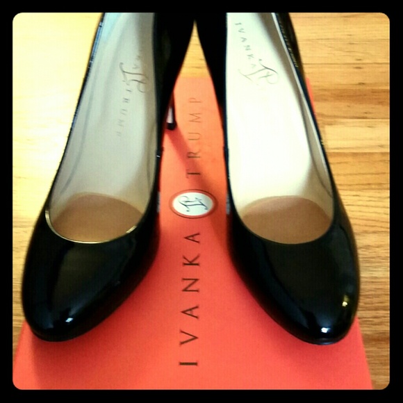 Ivanka Trump black patent pumps