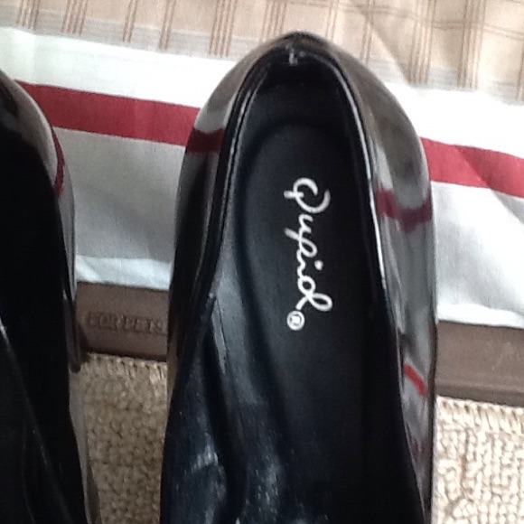 Shoes - Picture 4 of 4