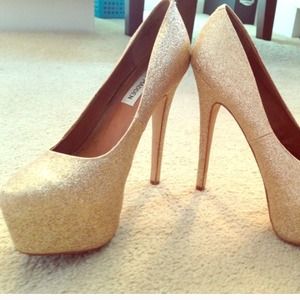 Steve Madden Platform Pumps