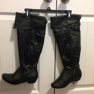 De Blossom collection boots. Size 6 1/2