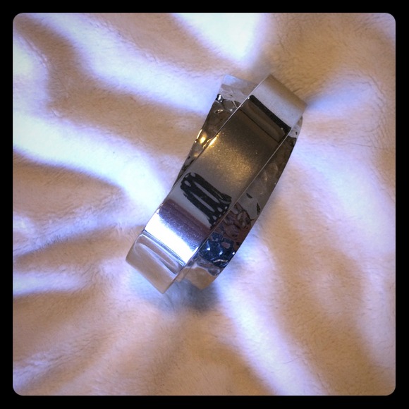 Stella & Dot silver cuff