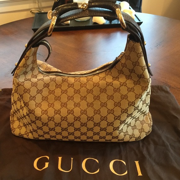 Gucci bag hobo Canvas - medium bag (Authentic).