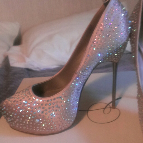 NEW! ALDO Sparkle High Heels - Picture 3 of 3