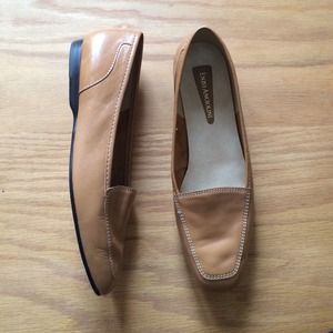 Enzo Angiolini Tan Loafers