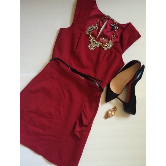 🚫sold in bundle🚫🎀2xHP🎀Express Holiday Dress