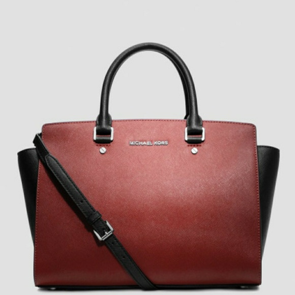 1 HOUR SALE!! New MK Selma Large