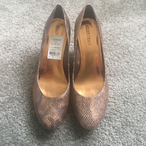 Brown faux snakeskin pumps - Picture 2 of 2
