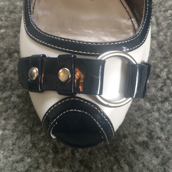 Nautical Blue and white shoes Size 7.5 worn once - Picture 2 of 4