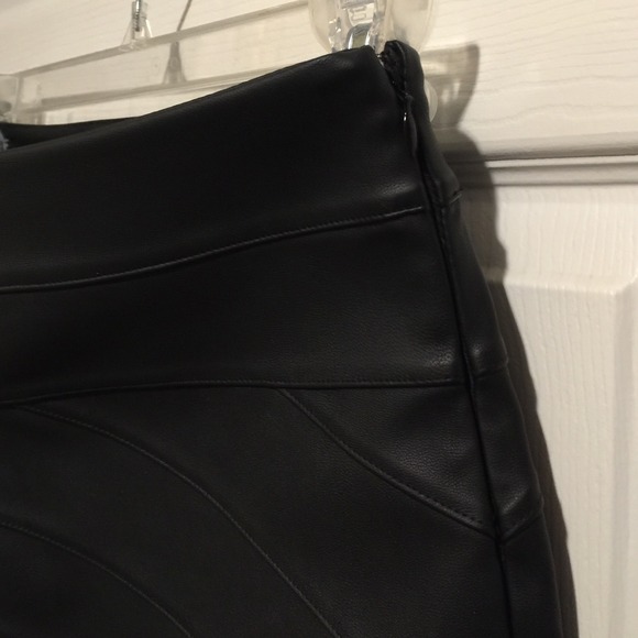 Leather Express Skirt - Picture 4 of 4