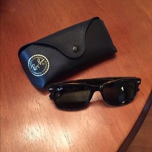 RayBan wayfarer tortoise shell sunglasses