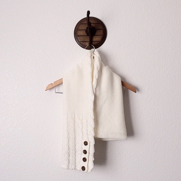 ❌SOLD❌NWOT Ivy Scarf - Picture 4 of 4