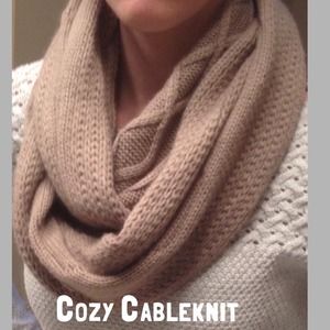 Cable knit infinity Scarf NY & Co.