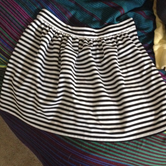 Stripped forever 21 waist high skirt - Picture 1 of 3