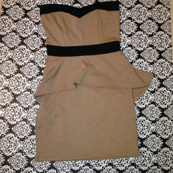 Forever 21 strapless peplum dress. - Picture 3 of 4