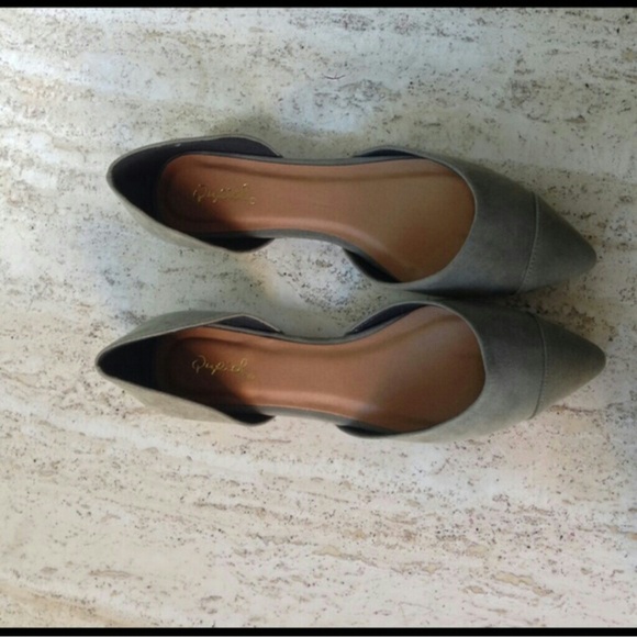 SOLD.     Pointed dorsay flats..never worn! - Picture 1 of 1