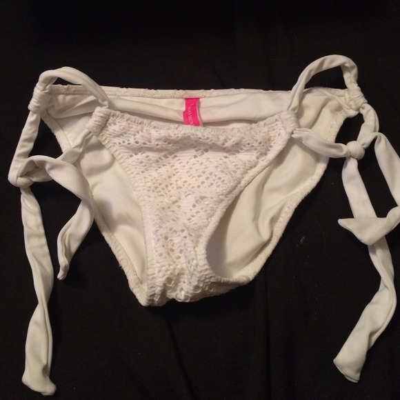 🎀 VICTORIA SECRET 🎀 white bikini bottoms - Picture 1 of 3