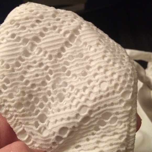 🎀 VICTORIA SECRET 🎀 white bikini bottoms - Picture 2 of 3