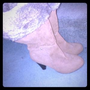 I'm not sure what brand they are Avon is I ordered