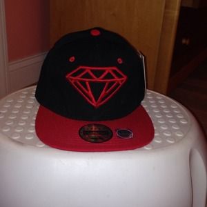 Diamond Headlines Snapback